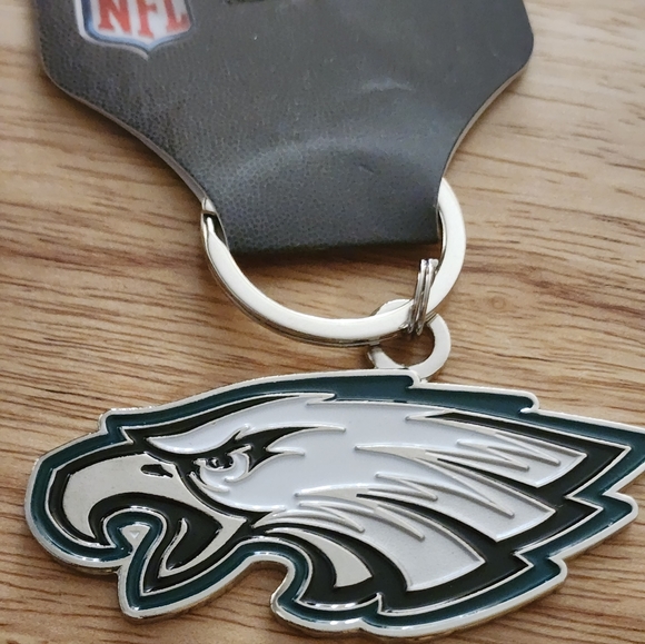 PHILADELPHIA EAGLES HIGH QUALITY POPULAR DESIGN METAL KEYCHAIN - Picture 2 of 3